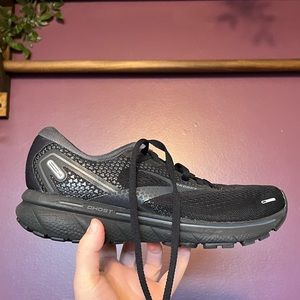Brooks ghost shoes
